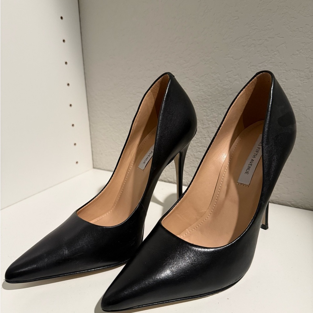 Saks Fifth Avenue Black Pointed Toe Heels